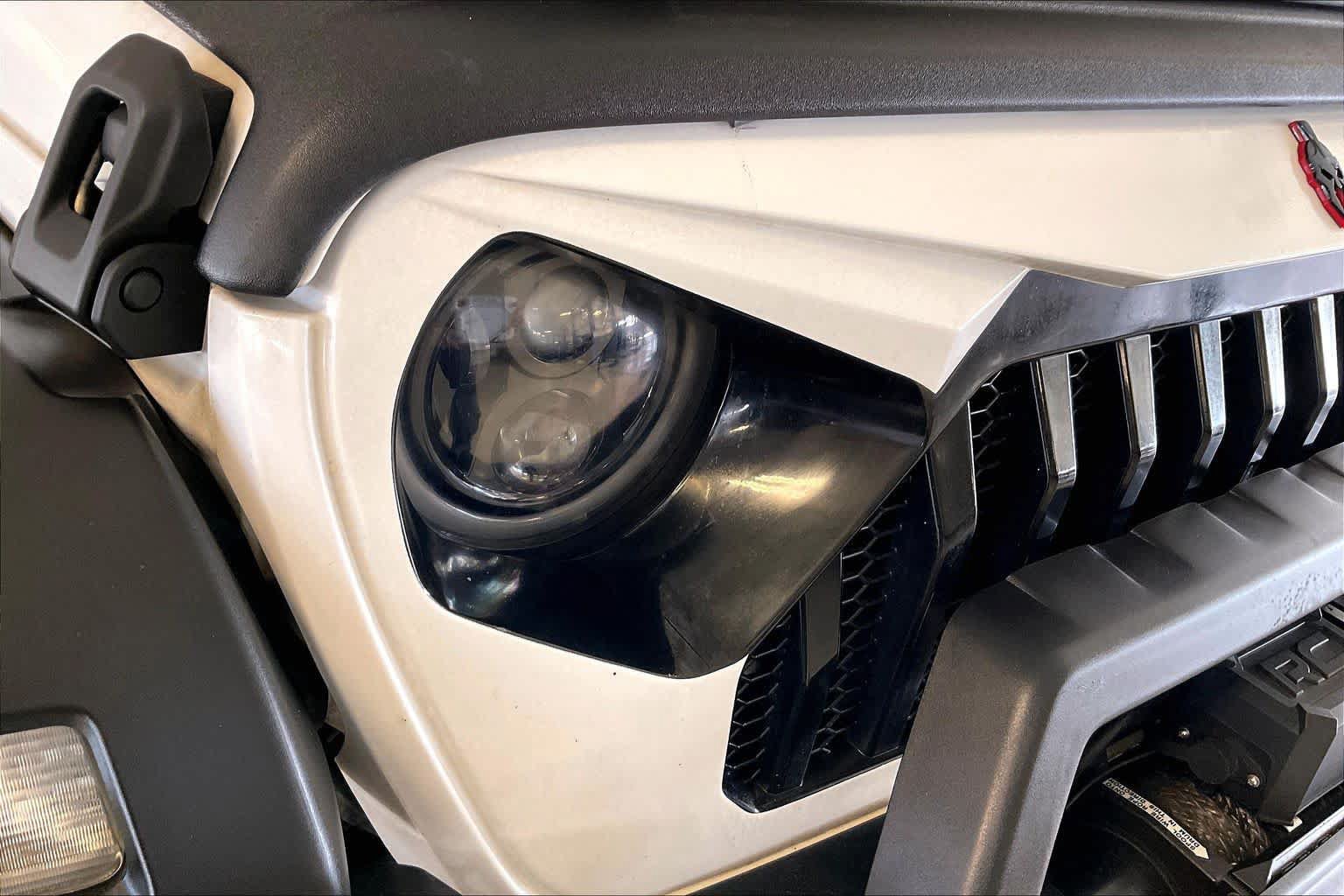 Used 2020 Jeep Gladiator Sport w/ Quick Order Package 24S AWD/4WD image 24