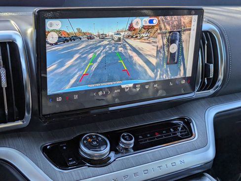 New 2025 Ford Expedition Platinum w/ Platinum Ultimate Package image 21