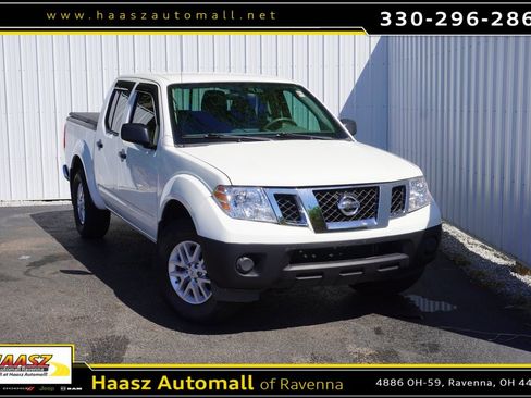 Used 2019 Nissan Frontier SV image 1
