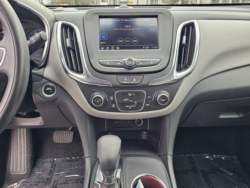 Used 2023 Chevrolet Equinox LS image 10