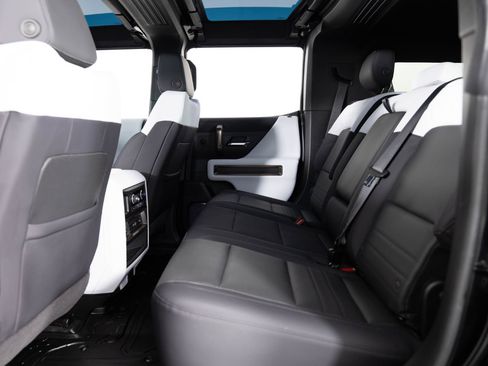 Used 2025 GMC Hummer EV 2X AWD/4WD image 17