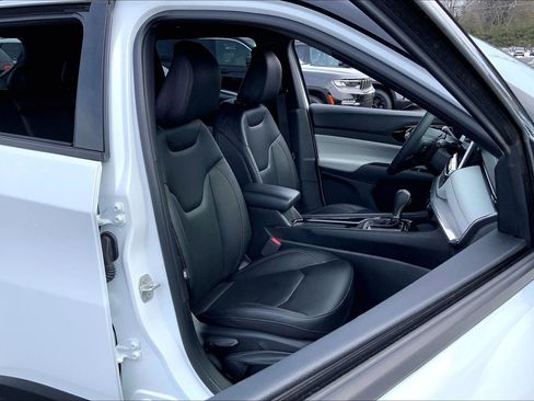 Used 2024 Jeep Compass Limited image 7