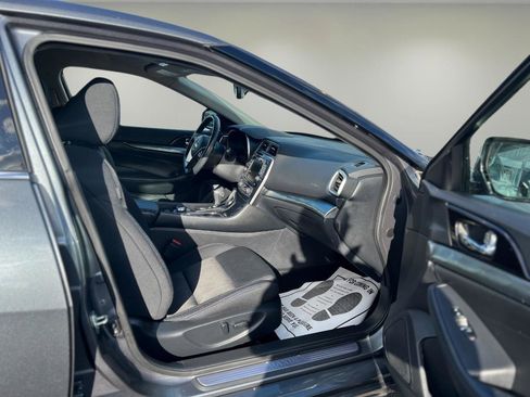 Used 2019 Nissan Maxima 3.5 S w/ Floor Mat Group FWD image 15