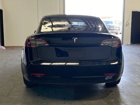 Used 2019 Tesla Model 3 Standard Range Plus image 3