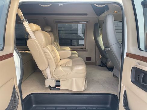 Used 2011 Chevrolet Express 1500 image 6