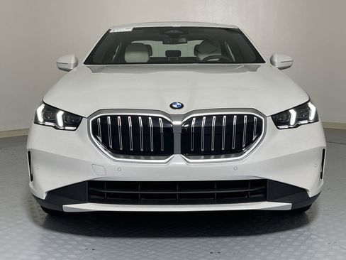 Used 2026 BMW 530i w/ Premium Package image 6