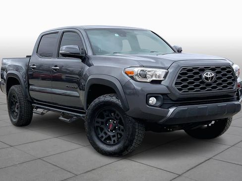 Used 2020 Toyota Tacoma TRD Off-Road image 3