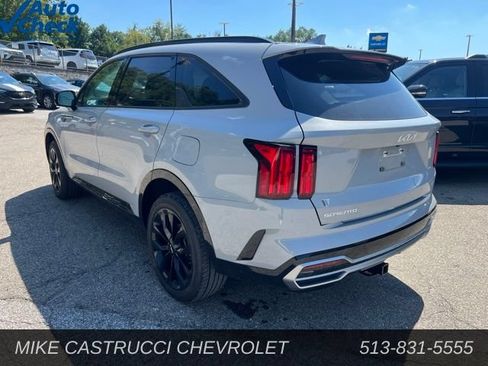 Used 2023 Kia Sorento SX AWD/4WD image 4