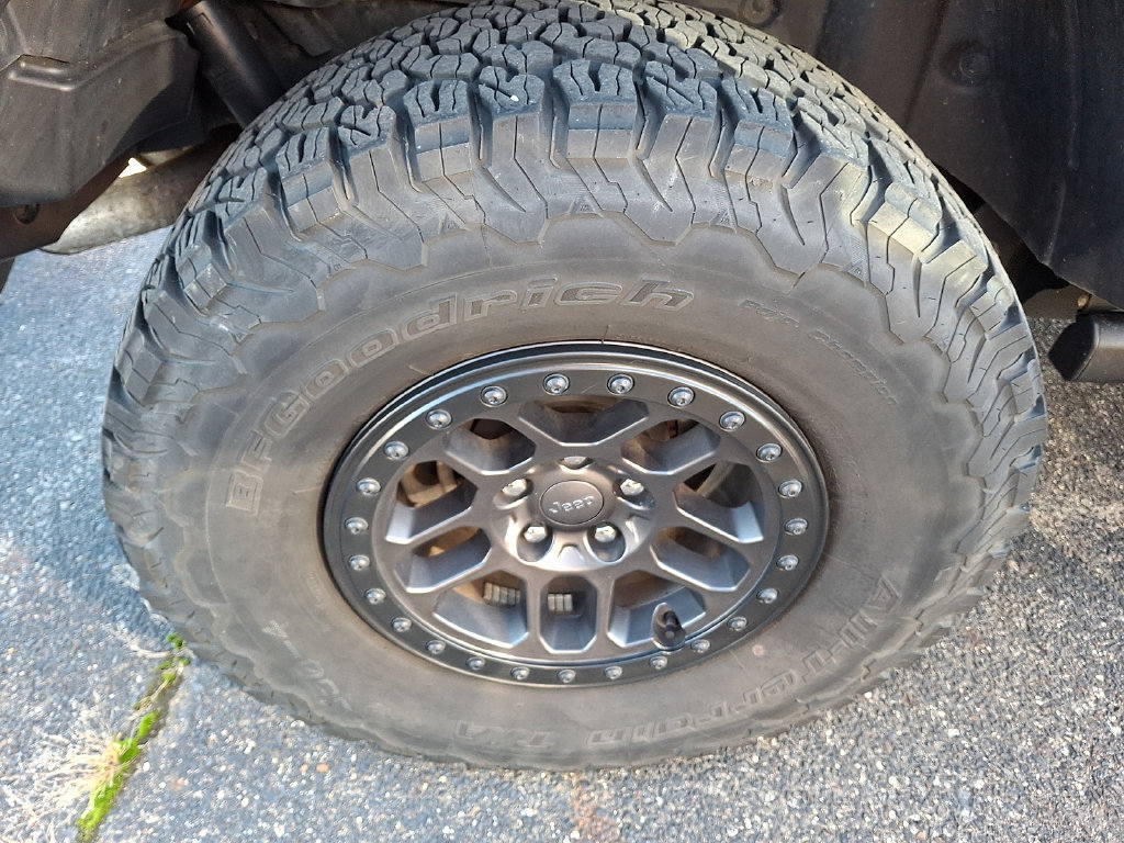 Used 2022 Jeep Wrangler Unlimited Rubicon w/ Xtreme Recon 35" Tire Package AWD/4WD image 7