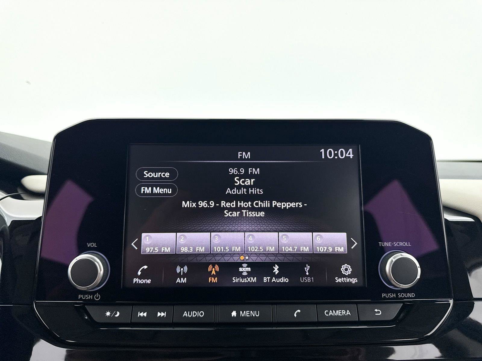 Used 2022 Nissan Pathfinder SV FWD image 4