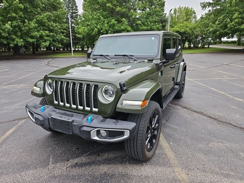 Used 2023 Jeep Wrangler Unlimited Sahara w/ Cold Weather Group AWD/4WD image 2