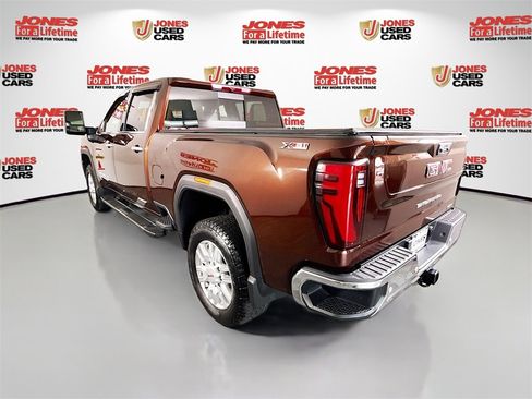 Used 2024 GMC Sierra 2500 SLT w/ SLT Premium Package image 2