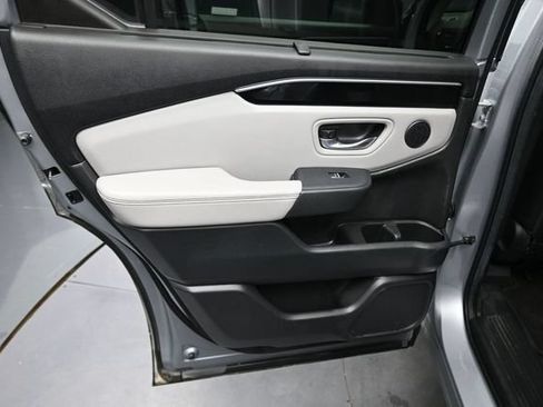Certified 2024 Honda Pilot EX-L image 18