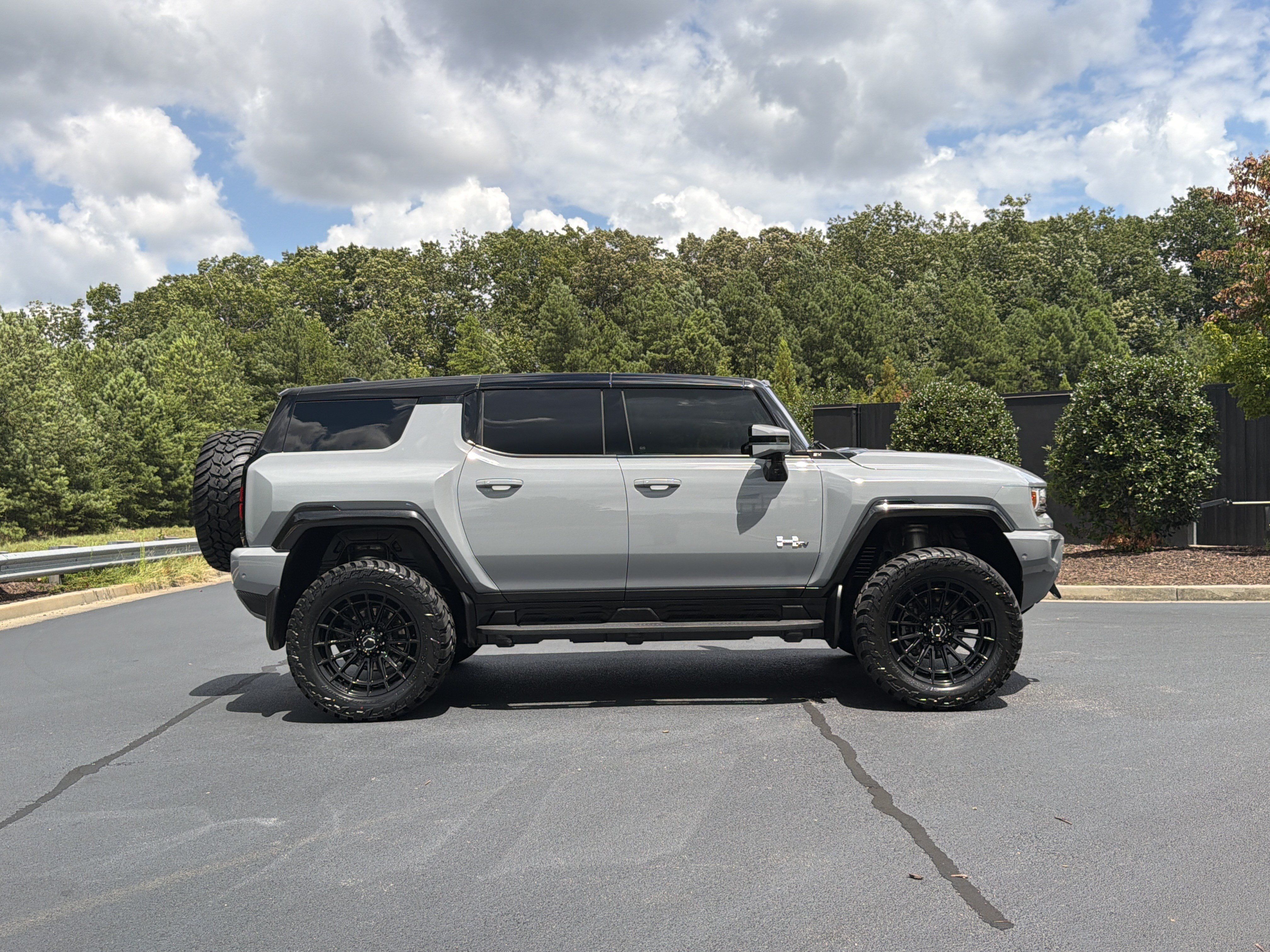 Used 2024 GMC Hummer EV 3X w/ LPO, Illumination Package AWD/4WD image 5