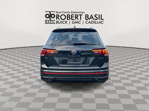 Used 2022 Volkswagen Tiguan SE R-Line AWD/4WD image 7