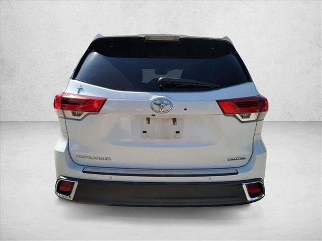Used 2019 Toyota Highlander Limited FWD image 6