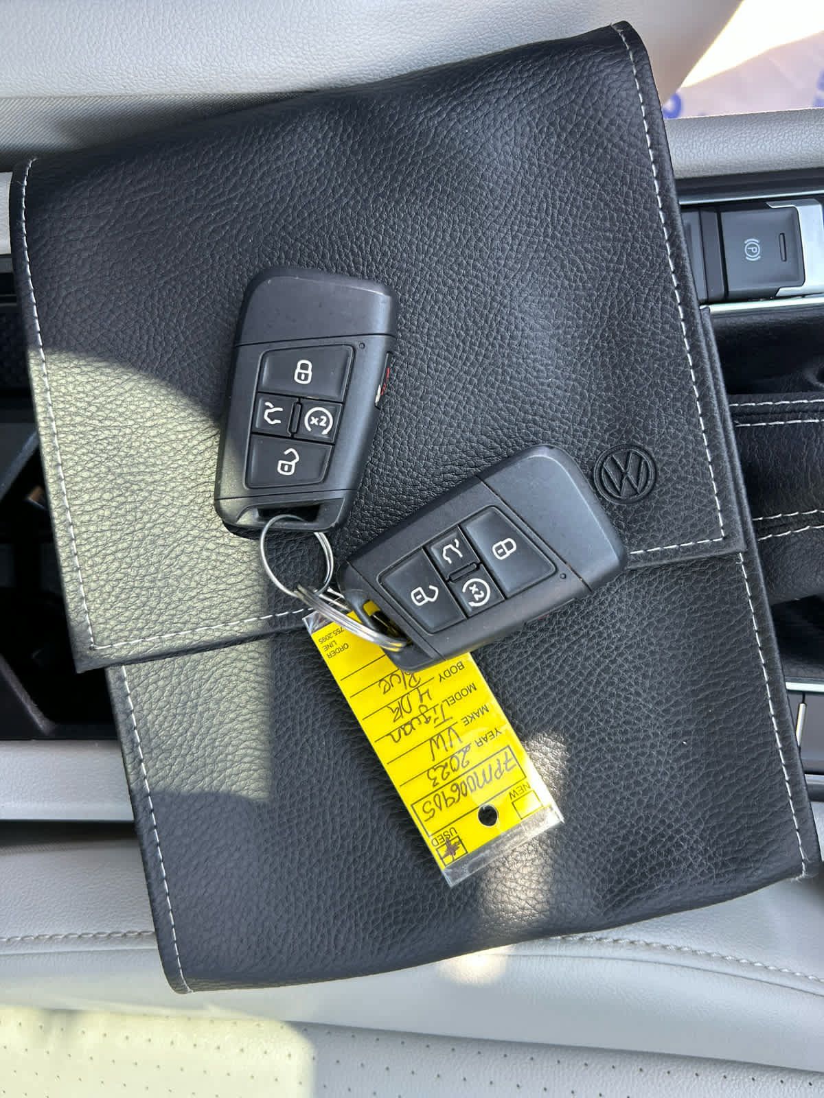 Used 2023 Volkswagen Tiguan SE w/ Panoramic Sunroof Package AWD/4WD image 19