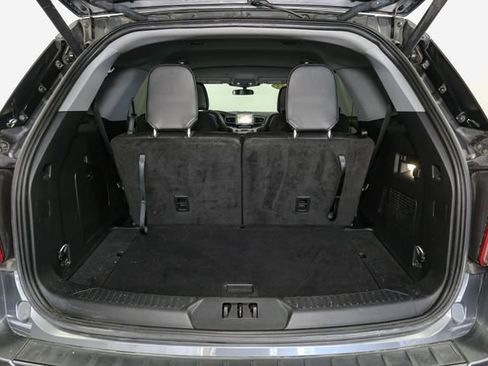 Used 2023 Ford Explorer XLT w/ Equipment Group 202A AWD/4WD image 11