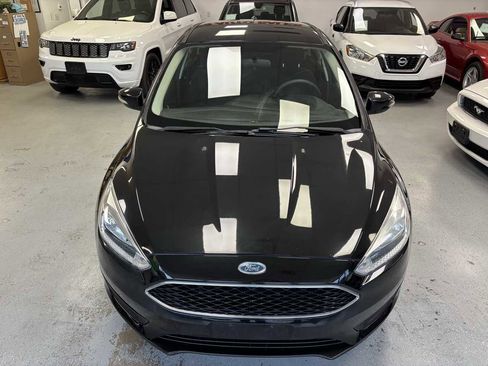 Used 2015 Ford Focus SE image 2