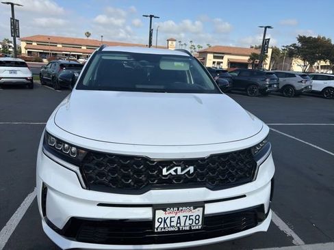 Certified 2023 Kia Sorento S FWD image 7