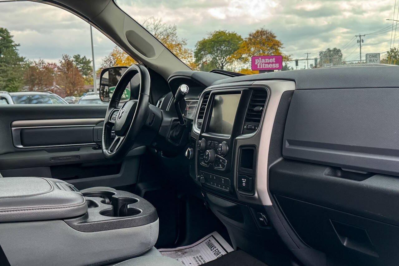Used 2017 RAM 2500 SLT w/ Snow Chief Group AWD/4WD image 14