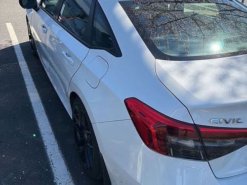 Used 2023 Honda Civic Sport image 11