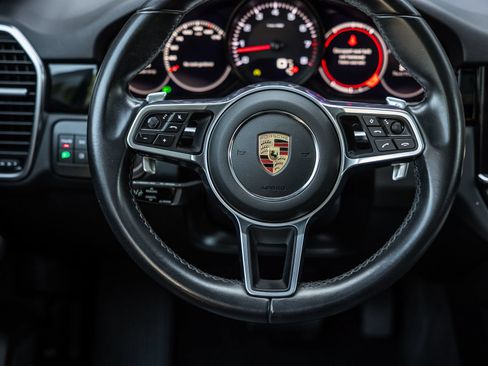 Certified 2023 Porsche Cayenne AWD/4WD image 15