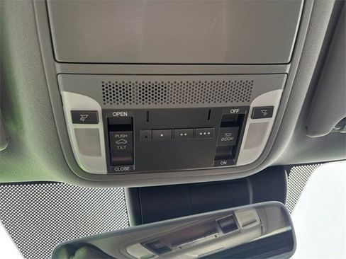 Used 2020 Acura TLX image 24