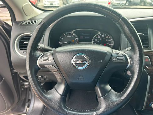 Used 2014 Nissan Pathfinder Platinum w/ Platinum Premium Package FWD image 21