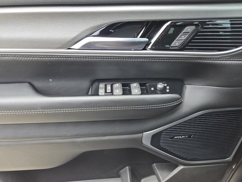 New 2026 Jeep Grand Wagoneer 4WD image 17