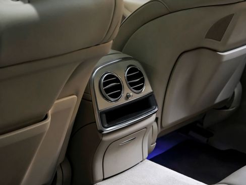 Used 2015 Mercedes-Benz S 550 Sedan image 38