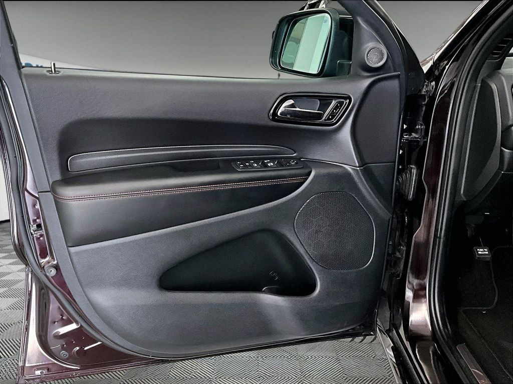 Used 2025 Dodge Durango GT AWD/4WD image 9