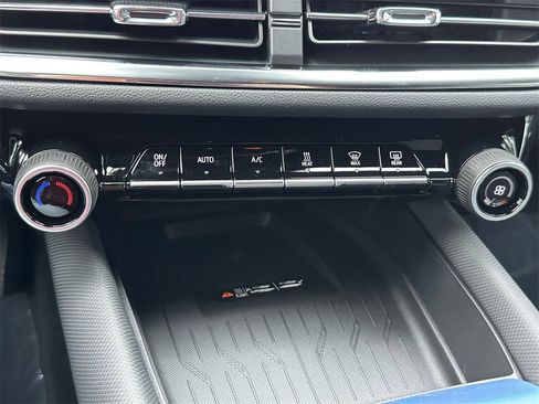 New 2026 Chevrolet Equinox EV LT image 27