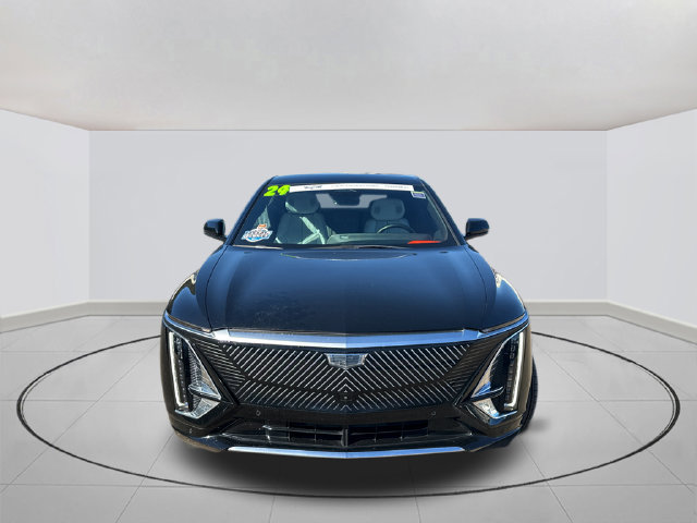 Certified 2024 Cadillac Lyriq Luxury AWD/4WD image 2