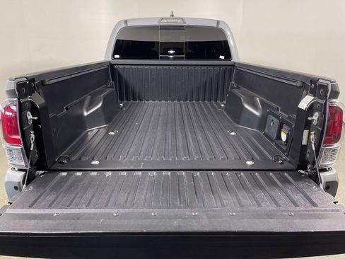 Used 2021 Toyota Tacoma TRD Sport w/ Technology Package image 10