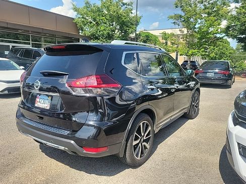 Used 2020 Nissan Rogue SL w/ Premium Package FWD image 3