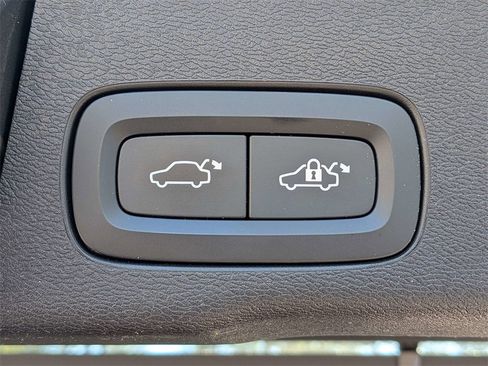 Used 2022 Volvo XC60 B5 Inscription w/ Advanced Package image 14