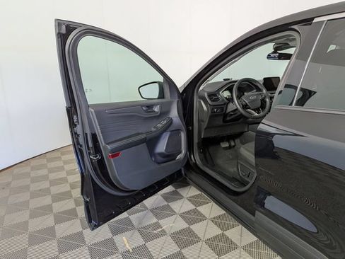 Used 2023 Ford Escape Active AWD/4WD image 13