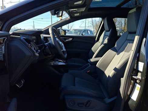 Certified 2025 Audi Q4 e-tron Premium Plus w/ Premium Plus image 19