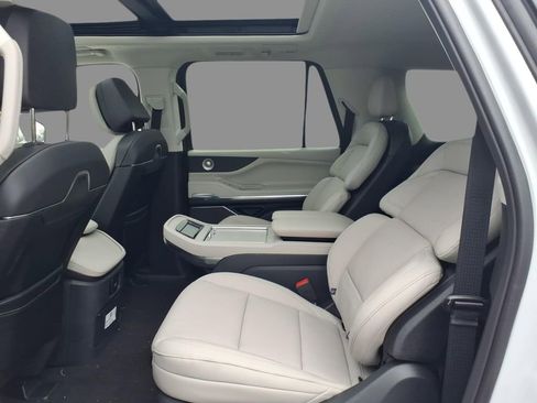 New 2026 Lincoln Navigator L Reserve w/ Jet Appearance Package image 5