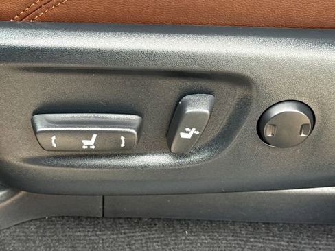 Used 2024 Toyota 4Runner Limited image 24