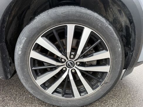 Used 2024 Nissan Pathfinder Platinum AWD/4WD image 15