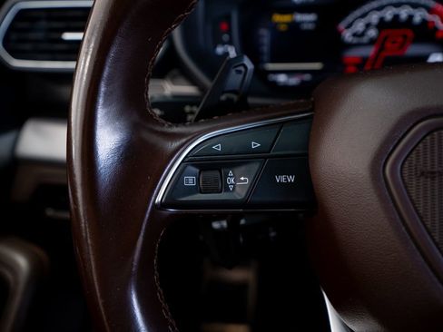 Used 2019 Lamborghini Urus image 44