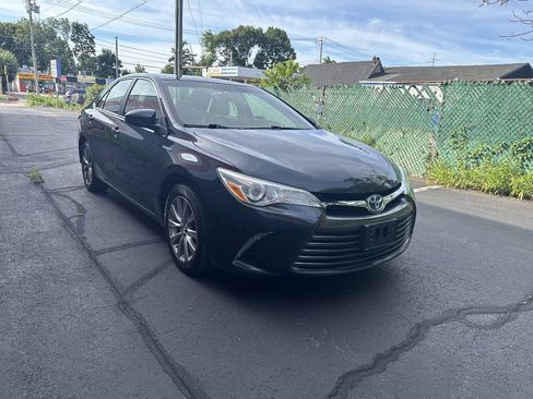 Used 2015 Toyota Camry XLE FWD image 2