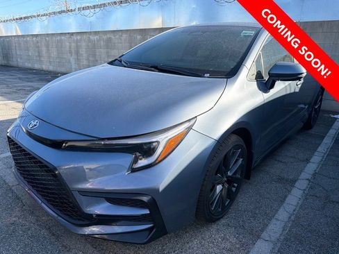 Used 2026 Toyota Corolla SE FWD image 3
