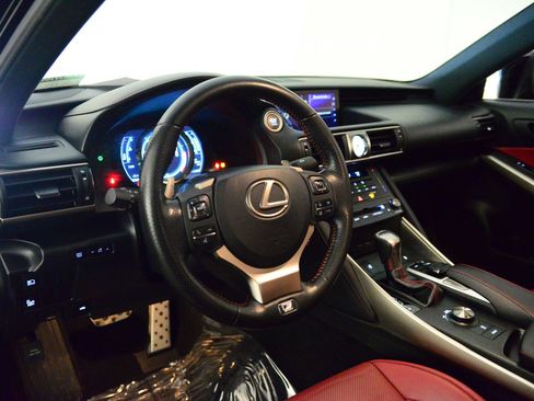Used 2019 Lexus IS 300 AWD image 3