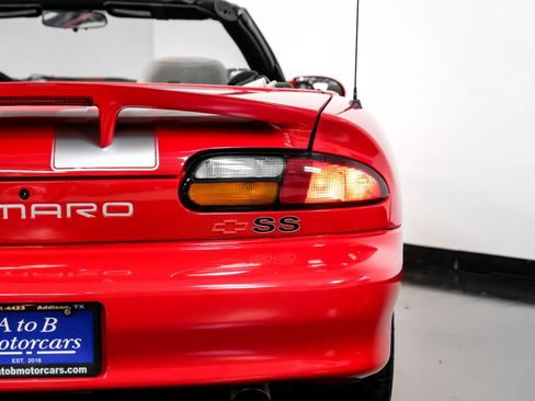 Used 2002 Chevrolet Camaro Z28 w/ SS Performance/Appearance Pkg RWD image 34