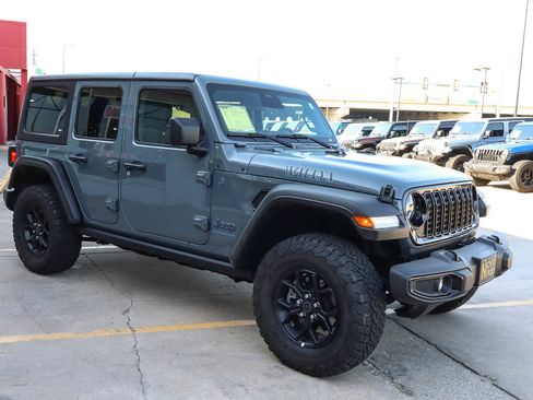 Used 2025 Jeep Wrangler Willys image 4