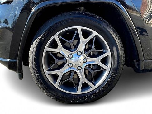 Used 2019 Jeep Grand Cherokee Overland image 32
