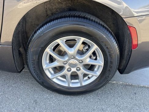 Used 2022 Chrysler Voyager LX image 12